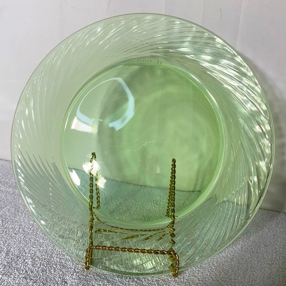 Vintage Pyrex Festiva Spring Green Swirl Rim Glass Dinner Plates x4 - Picture 6 of 11